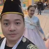 Rianti Cartwright dan Suami pakai hanbok