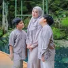 Ririe Fairuz dan anak-anaknya