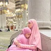 Ririn Ekawati Umrah Sama Anak