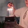 Lilin di Atas Kue Jadi Pusat Perhatian