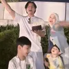 Anak-Anak Roger Langsung Berlari Menghampiri