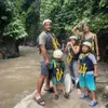 Liburan Nia Ramadhani
