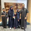 keluarga Shireen Sungkar Umrah Bareng