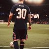 Dalam klub bola tersebut Messi diberi nomor punggung 30.