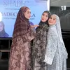 Mila DA7 pose bareng BA Shadec Signatures