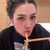 Potret The Chanisara saat Coba Seblak