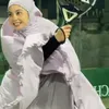  Tiwi Main Padel masih pakai mukena