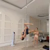 Vanessa Angel Latihan Pole Dance