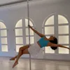 Vanessa Angel Latihan Pole Dance