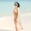 Potret Wika Salim di pantai