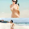 Potret Wika Salim di pantai