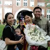 Adik Joshua Suherman wisuda