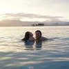 Bastian Steel dan Sitha Marino berenang di laut