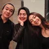 Sarita Abdul Mukti dengan Putrinya Blasteran Jerman