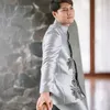 Detail busana Rizky Billar.