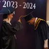 Betrand Peto Wisuda