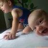 kids photobomb, foto bayi, foto lucu