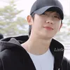 8 Foto Jung Hae In di Bandara Menuju Indonesia