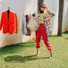 Gaya selebriti saat lakukan pekerjaan rumah