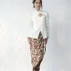 Yasmin Napper pakai kebaya janggan