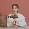 Kepada Vogue Korea, Sunmi memberi tahu pemirsa bahwa dia selalu menyimpan pistol pijat di dalam tasnya. Sunmi menggunakan alat ini untuk merilekskan otot-ototnya.