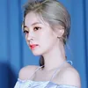 idol dengan kulit glowing