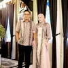 Baju lebaran sarimbit artis Adelia Wilhelmina dan Pasha Ungu