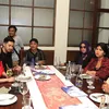 Dewi Perssik dan Rosa Meldianti
