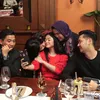 Dewi Perssik dan Rosa Meldianti