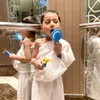 Tasya umrah bareng suami dan anak