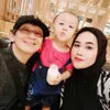 8 Pasangan Artis Beda Usia Lebih dari 20 Tahun