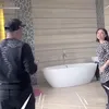 Kamar Mandi Momo Geisha