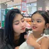 Ghea Youbi dan keponakan mirip banget