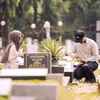 Aaliyah &amp; Thariq Ziarah ke Makam Adjie Massaid
