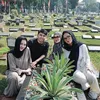 Aaliyah &amp; Thariq Ziarah ke Makam Adjie Massaid