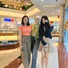 Potret Adelia Wilhelmina bersama tiga anak perempuannya