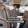 Potret Afgan nyanyi dalam bus