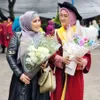 Ine Sinthya Anak Dokter wisuda