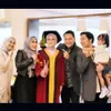 Ine Sinthya Anak Dokter wisuda