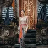 Anya Geraldine Pakai Kebaya Bali
