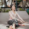 Anya Geraldine Pakai Kebaya Bali