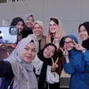 Arumi Bachsin Warga Ramah Foto Selfie