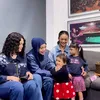 Potret Aurel Hermansyah dan Amora latihan konser Kris Dayanti