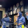 Potret Aurel Hermansyah dan Amora latihan konser Kris Dayanti