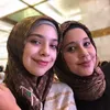 Ayu Azhari dan Isabelle Tramp