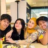 Meggy Wulandari bersama keluarga