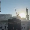 Potret Beby Tsabina dan suami umrah
