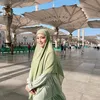 Maia Estianty Pakai Hijab Saat Umrah