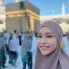 Maia Estianty Pakai Hijab Saat Umrah