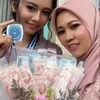 Anak Sus Rini Cantik Wisuda Ciamis Mirip Yuki Kato